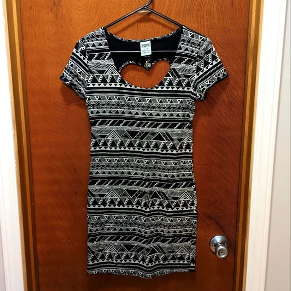 PINK Victoria's Secret | Dresses | Victoria Secret Pink Blackwhite Open Heart Mini Dress Size M | Poshmark PINK Victoria's Secret | Dresses | Victoria Secret Pink Blackwhite Open Heart Mini Dress Size M | Poshmark